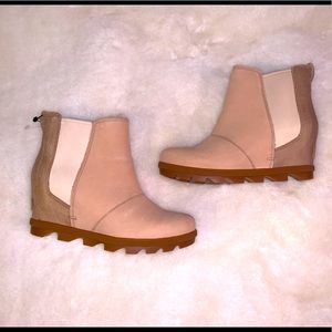 BNWT Sorel Joan of Arctic Wedge boot